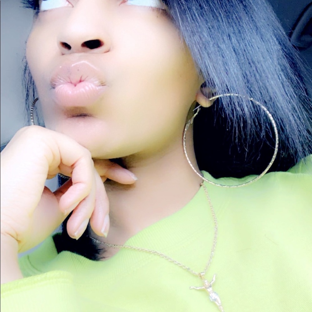 Meet your Posher, Taleezia